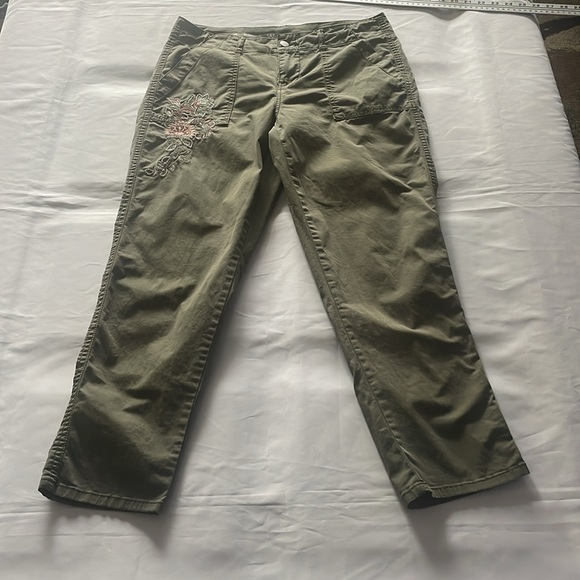 Women’s size 4 olive green Westport Signature Fit Boyfriend Twill Stretch pants - Picture 1 of 12